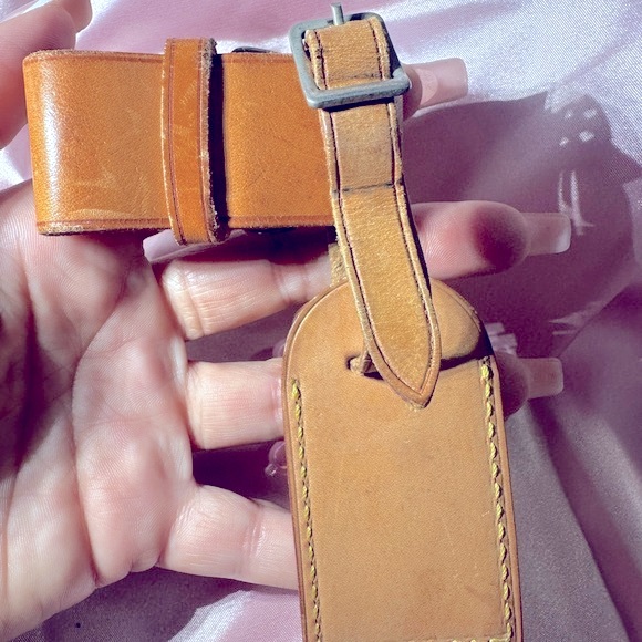 Louis Vuitton Bag Charm Gold with LV Luggage Tag and LV PadLock and Pink Balloon - Picture 12 of 17